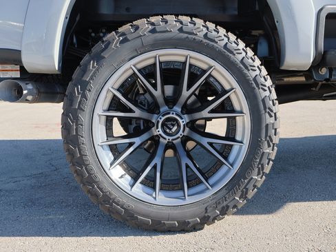 New 2025 Ford F250 Lariat w/ Lariat Ultimate Package image 19