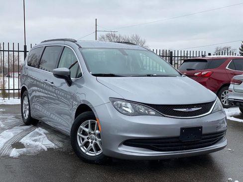 Used 2020 Chrysler Voyager Lxi image 1