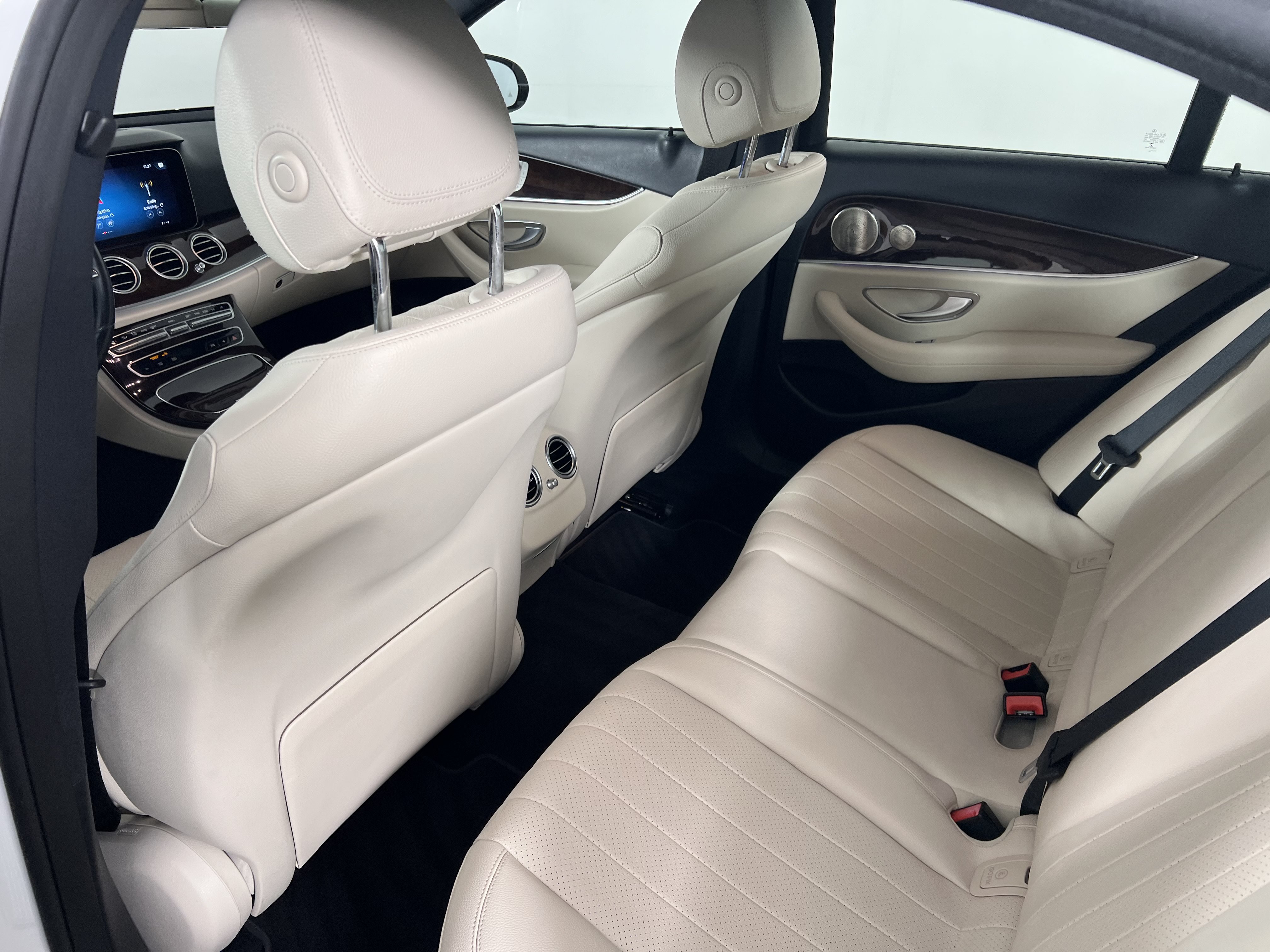 Certified 2022 Mercedes-Benz E 450 4MATIC Sedan image 21