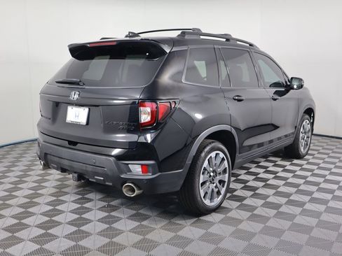Certified 2024 Honda Passport Black Edition image 5