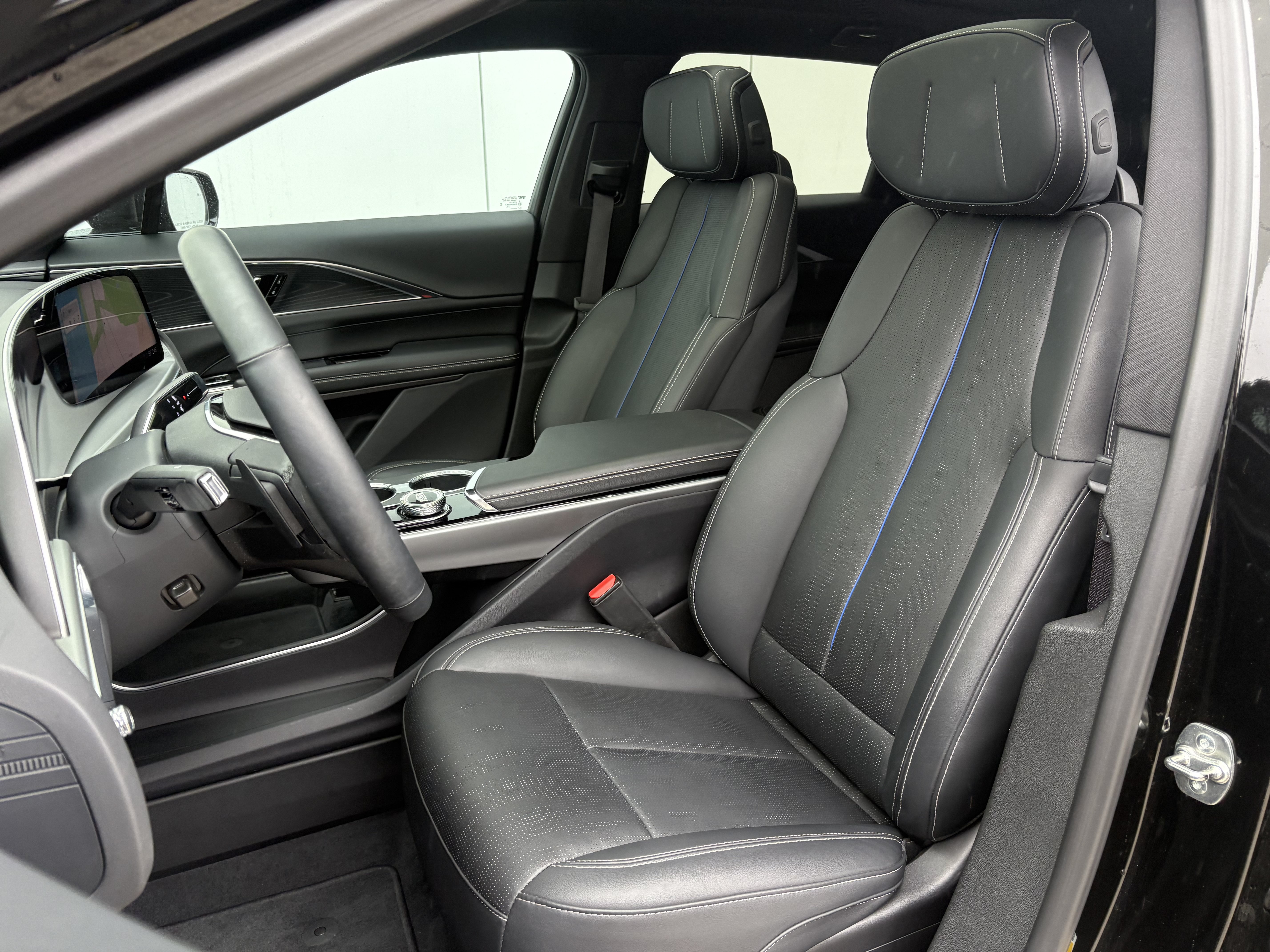 Certified 2024 Cadillac Lyriq Sport AWD/4WD image 11