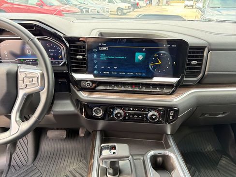Used 2024 Chevrolet Silverado 1500 LT Trail Boss image 19