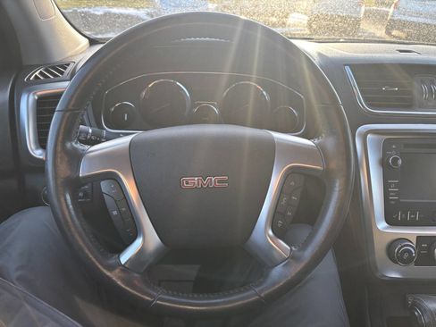 Used 2014 GMC Acadia SLE image 19