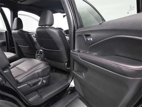 Used 2022 Honda Pilot Black Edition image 17