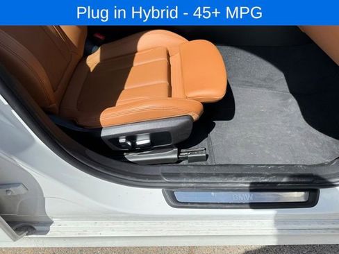 Used 2023 BMW 330e xDrive w/ Driving Assistance Package AWD/4WD image 38