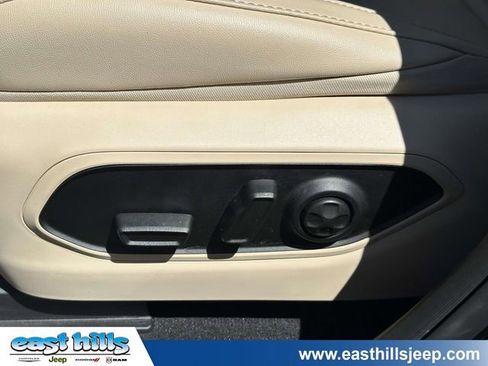 Certified 2025 Jeep Grand Cherokee Limited AWD/4WD image 15