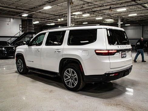 Used 2025 Jeep Wagoneer Series II w/ 8-Passenger Seating Package image 4