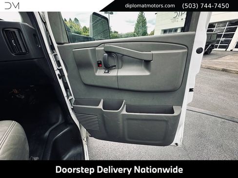 Used 2021 Chevrolet Express 4500 Extended w/ Power Convenience Package RWD image 22