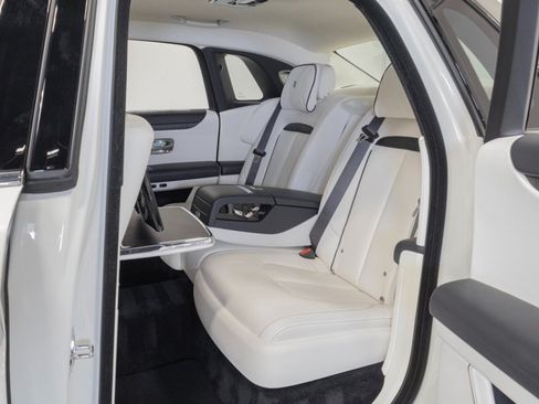 Used 2022 Rolls-Royce Ghost w/ Ghost Package AWD/4WD image 47