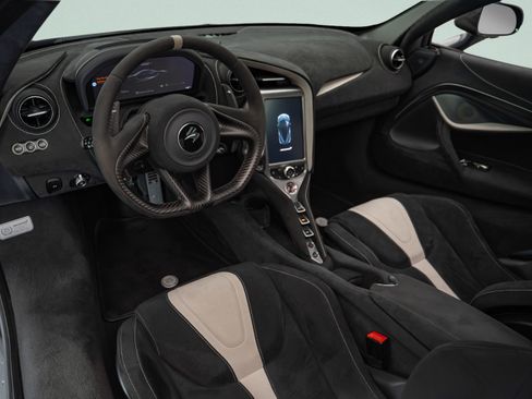 Used 2021 McLaren 720S RWD image 9