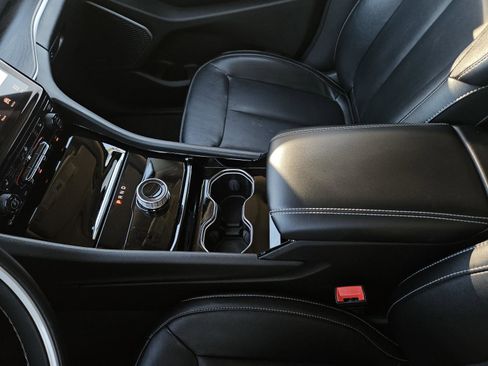 Used 2022 Jeep Grand Cherokee Limited image 25