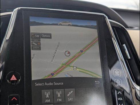 Used 2022 Toyota Prius Limited image 14