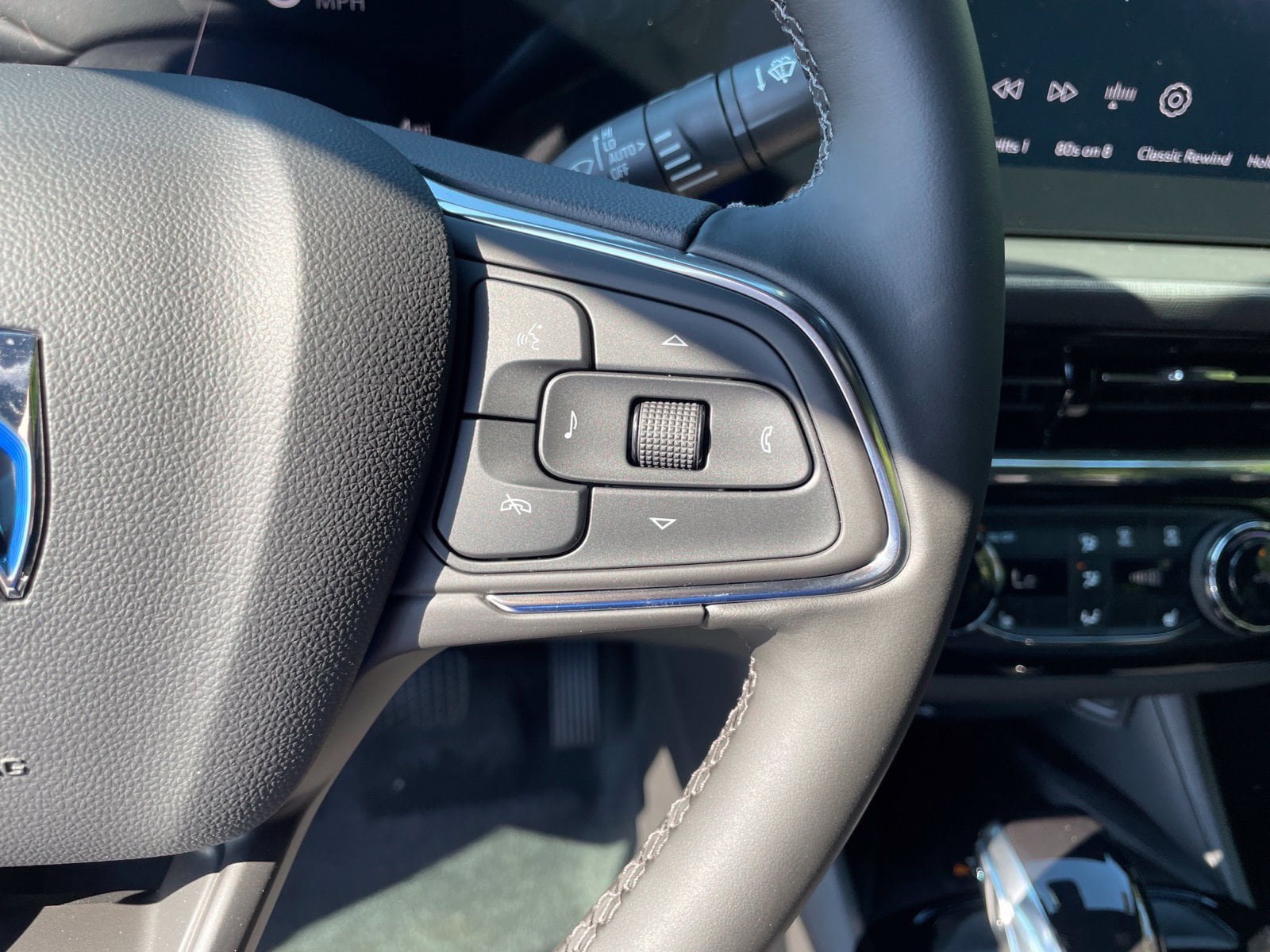 New 2026 Buick Envista Sport Touring w/ Studio Series FWD image 19
