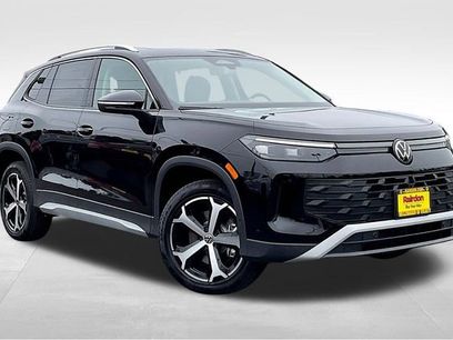 New 2025 Volkswagen Tiguan SE