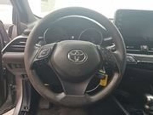 Used 2019 Toyota C-HR LE image 8