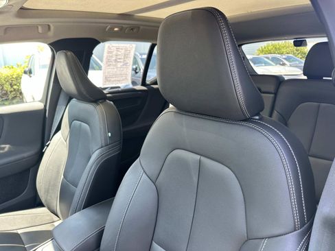 Certified 2025 Volvo XC40 B5 Plus w/ Climate Package image 19