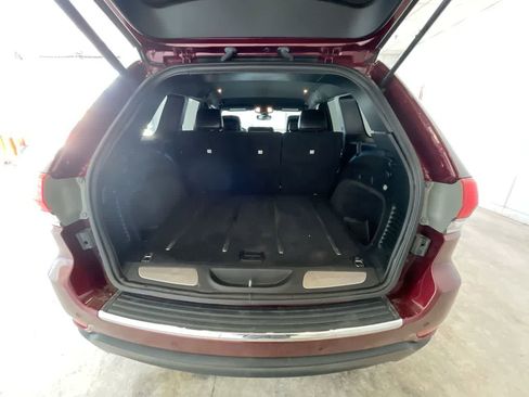 Used 2017 Jeep Grand Cherokee Limited image 23
