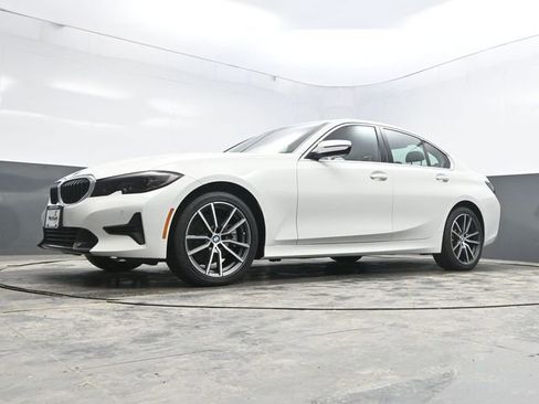 Used 2020 BMW 330i xDrive Sedan w/ Convenience Package image 26