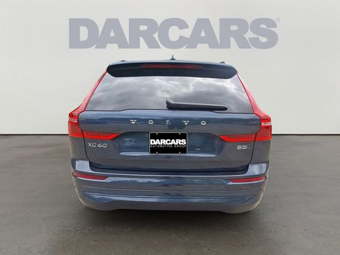 Used 2022 Volvo XC60 B5 Momentum AWD/4WD image 6