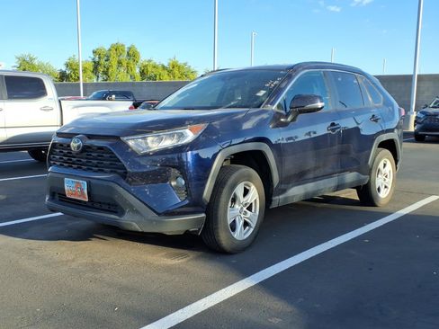 Used 2021 Toyota RAV4 XLE AWD/4WD image 2
