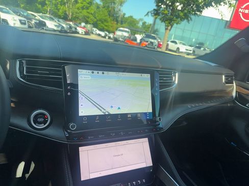 Used 2024 Jeep Grand Wagoneer Series I w/ HD Trailer Tow Package image 18