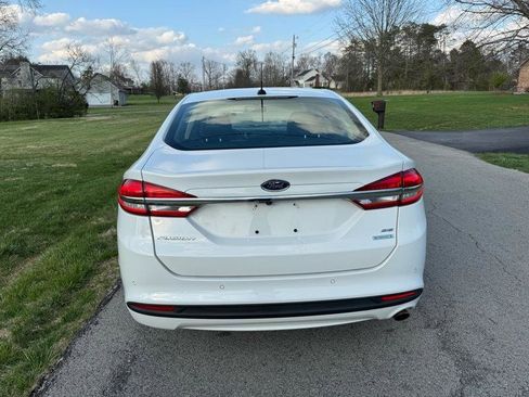 Used 2017 Ford Fusion SE image 6