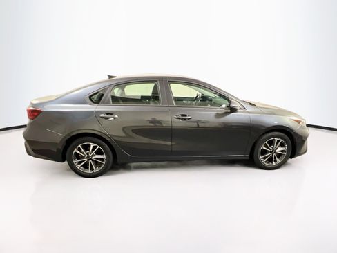 Used 2023 Kia Forte LXS FWD image 4