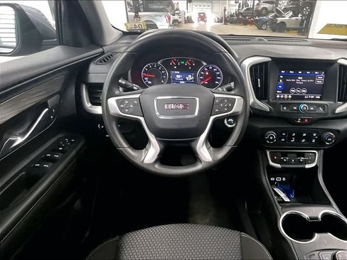 Used 2024 GMC Terrain SLE AWD/4WD image 17