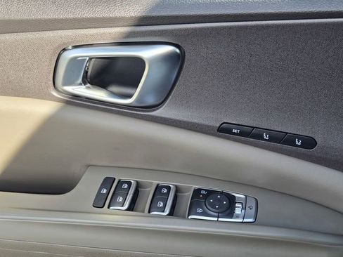 New 2026 Kia Carnival EX image 18