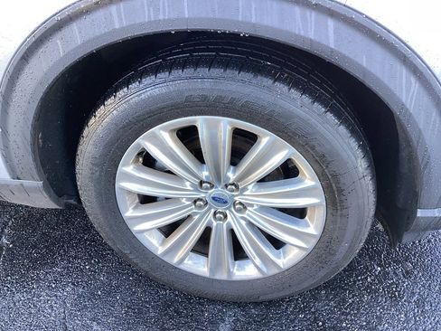 Used 2020 Ford Explorer Limited w/ Class III Trailer Tow Package image 10