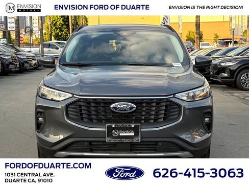 New 2025 Ford Escape SE image 3