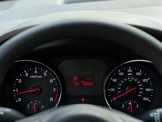 Used 2016 Kia Sedona L FWD image 32