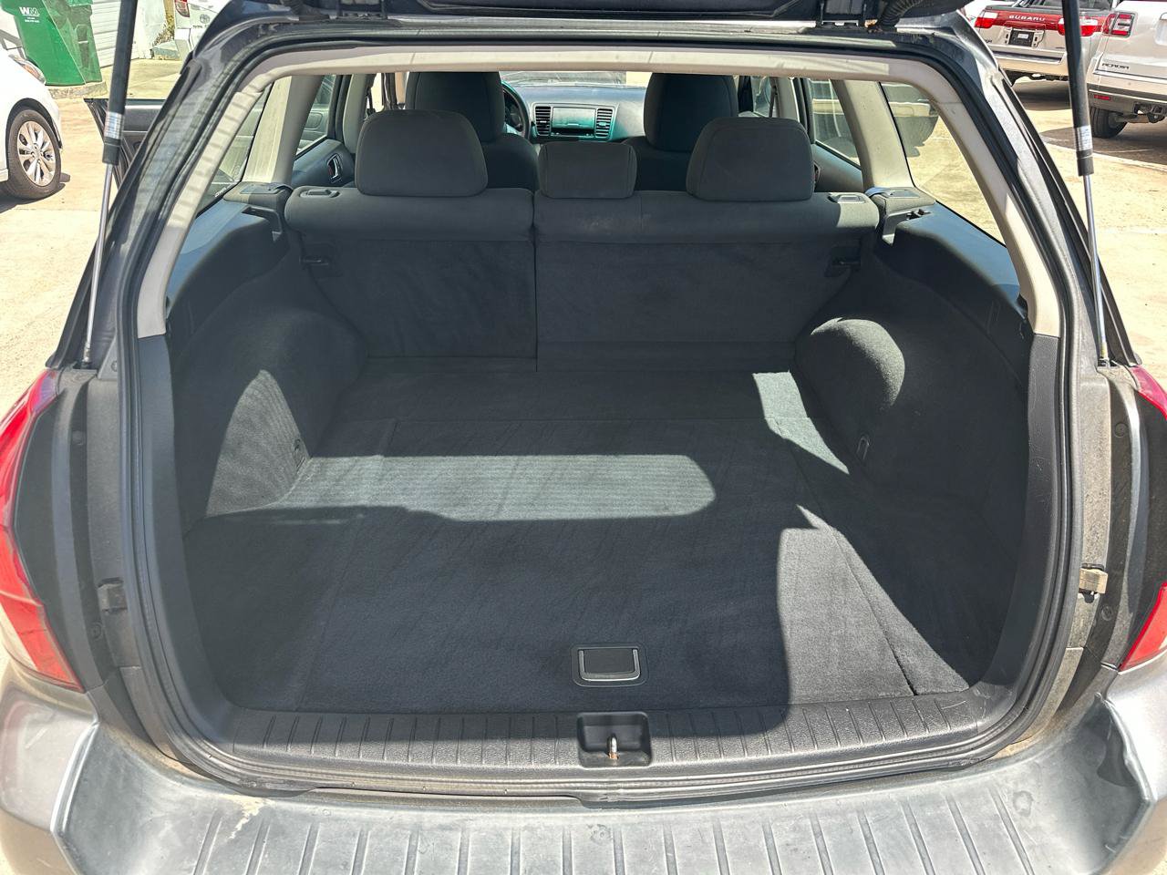 Used 2009 Subaru Outback 2.5i AWD/4WD image 14