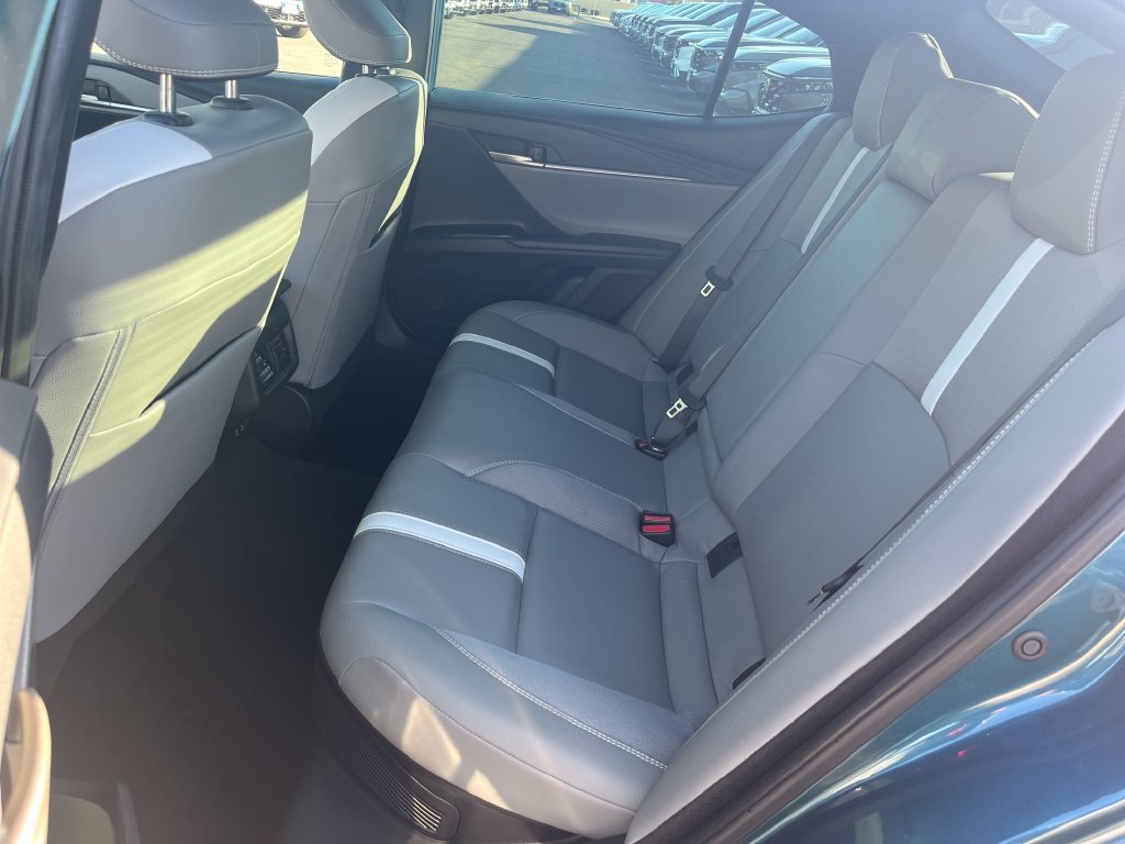 Used 2025 Toyota Camry SE w/ Convenience Package FWD image 24