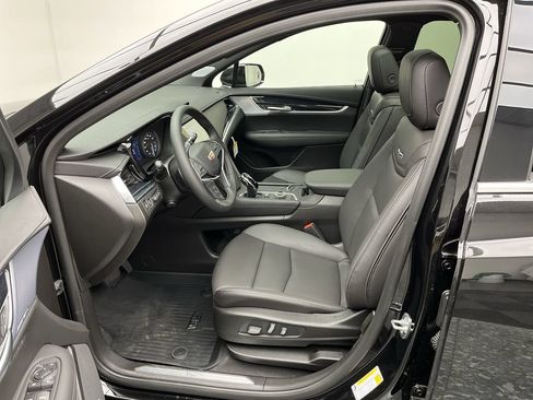Used 2026 Cadillac XT5 Premium Luxury w/ LPO, Floor Liner Package AWD/4WD image 3