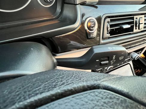 Used 2012 BMW 528i xDrive Sedan image 11