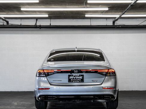 Used 2024 Honda Accord Touring image 4