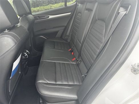 Used 2022 Alfa Romeo Stelvio Veloce image 21