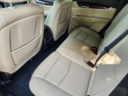 Used 2018 Cadillac XT5 Luxury w/ Driver Awareness Package FWD image 39