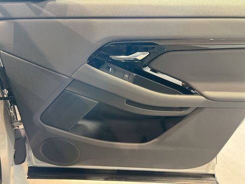 Used 2024 Land Rover Range Rover Evoque Dynamic SE image 33