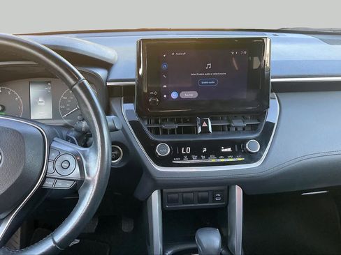 Used 2023 Toyota Corolla Cross AWD Hybrid w/ Moonroof Package image 7