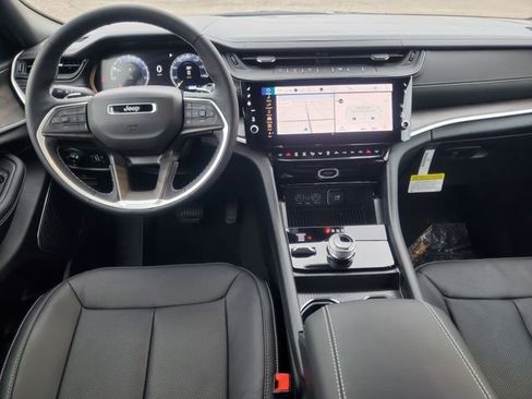 New 2026 Jeep Grand Cherokee Limited image 16