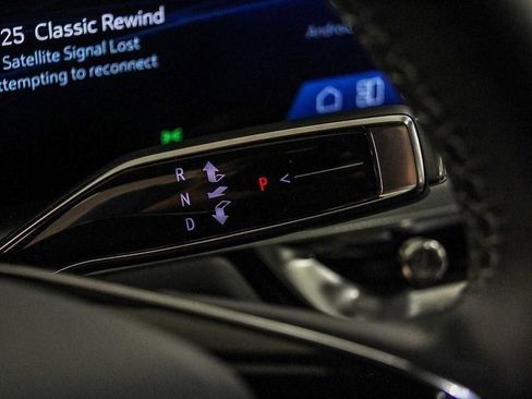 Used 2026 Cadillac Lyriq Premium Luxury image 8