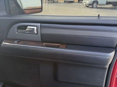 Used 2017 Ford Expedition EL Platinum image 23