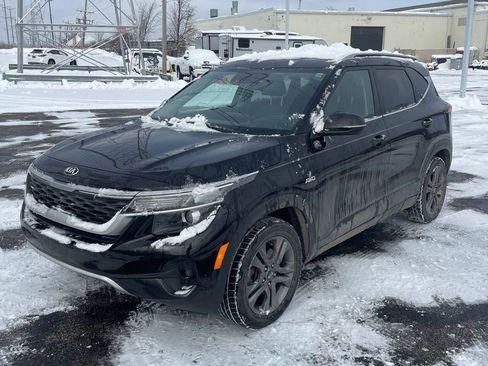 Used 2021 Kia Seltos S image 2