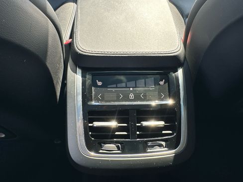Used 2025 Volvo XC90 B5 Core w/ Protection Package Premier AWD/4WD image 24