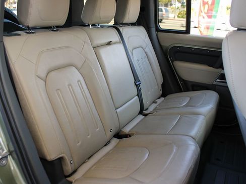 Used 2021 Land Rover Defender 110 SE image 25