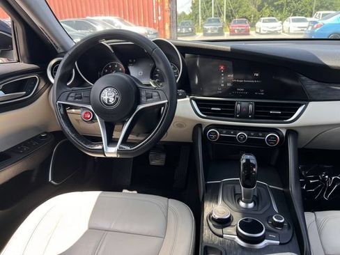 Used 2019 Alfa Romeo Giulia RWD image 15