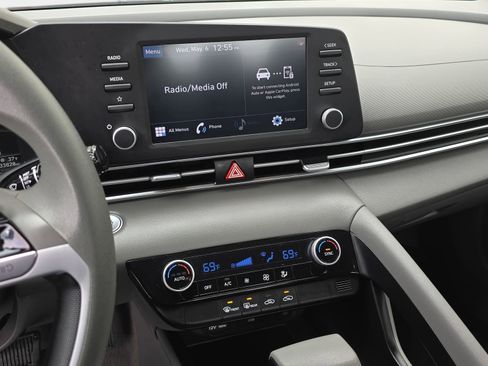Used 2023 Hyundai Elantra SEL FWD image 22