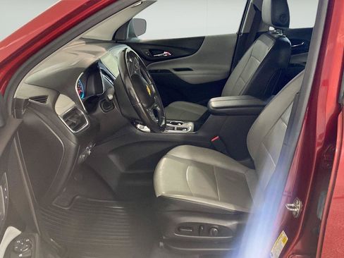 Used 2018 Chevrolet Equinox Premier FWD image 12